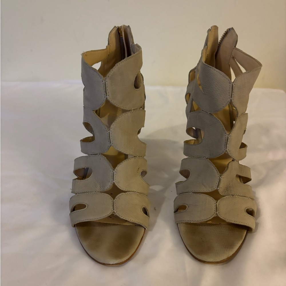 Nine West Women's Folra Nubuck Zipper Heels